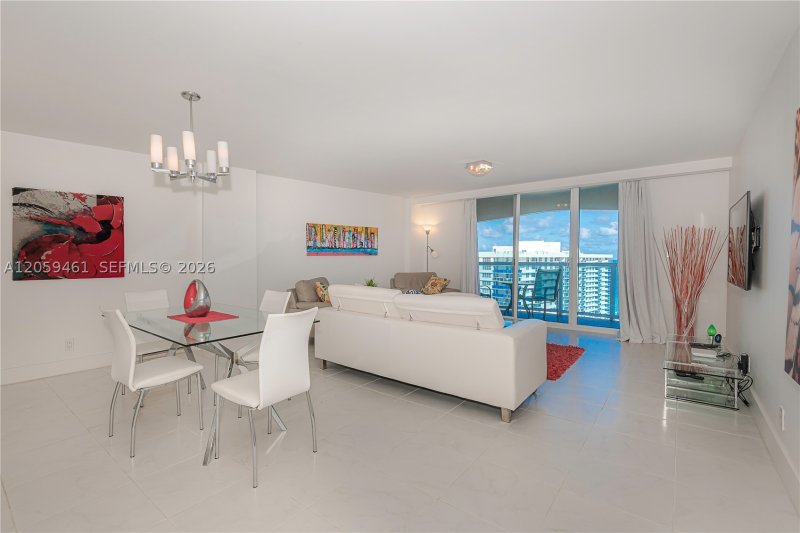 Apartment for rent at Hallmark of Hollywood 1716