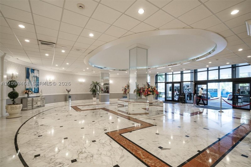 Apartment for rent at Hallmark of Hollywood 1716