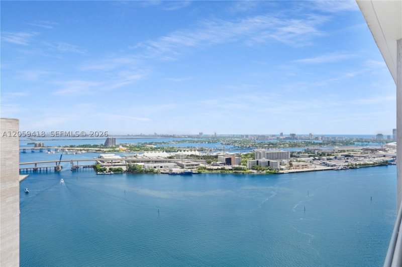 Aluguel de apartamento no One Miami West Tower 3808