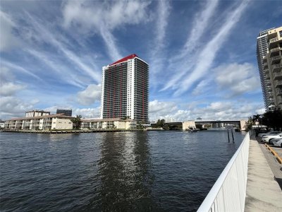 Plaza Towers North Apt #808