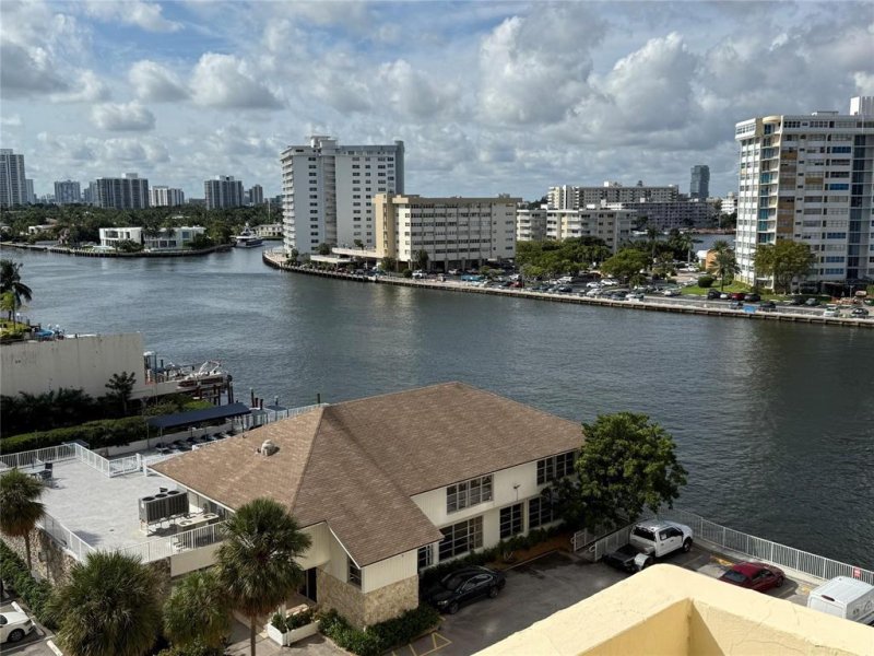Condo for sale at Plaza Towers North 808