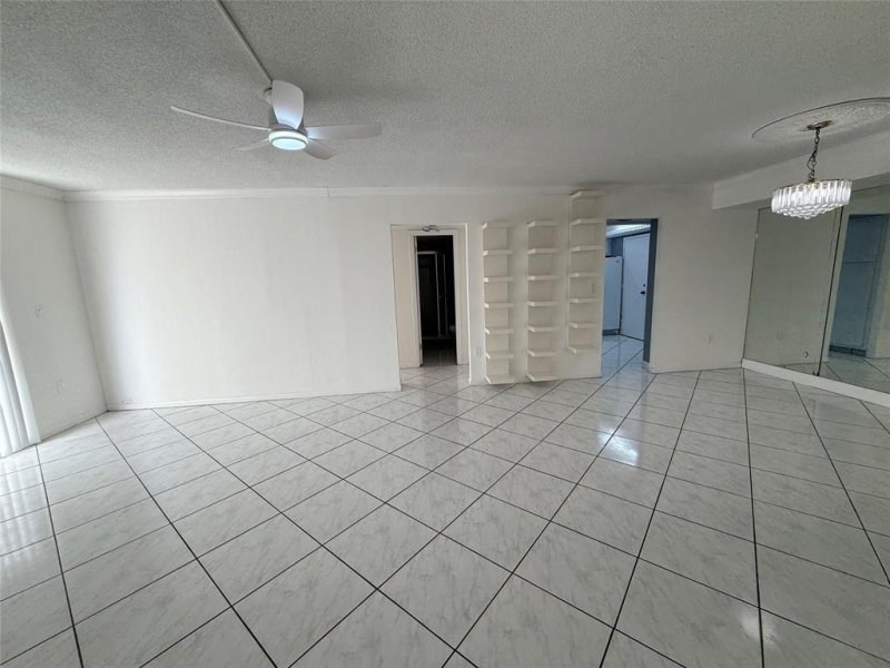 Condo for sale at Plaza Towers North 808