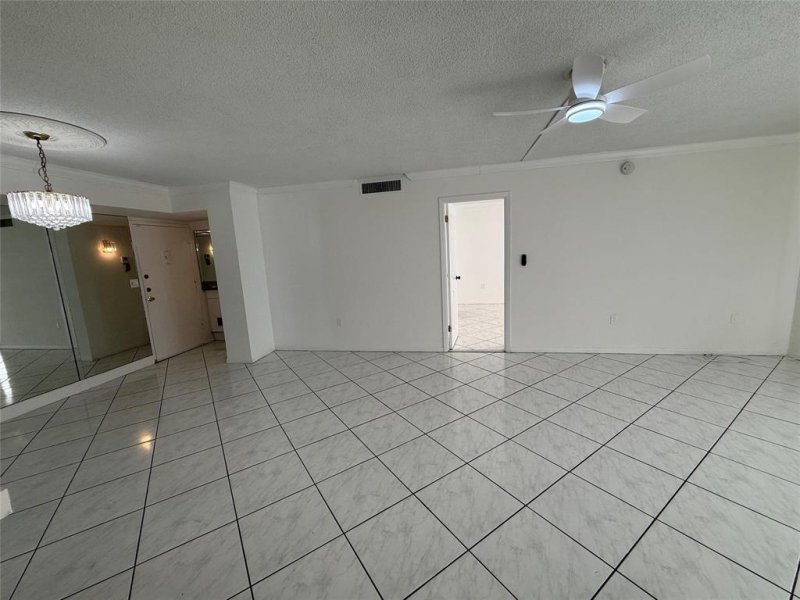 Condo for sale at Plaza Towers North 808