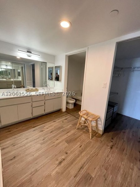 Alquiler de apartamento en Key Colony III Emerald Bay 822