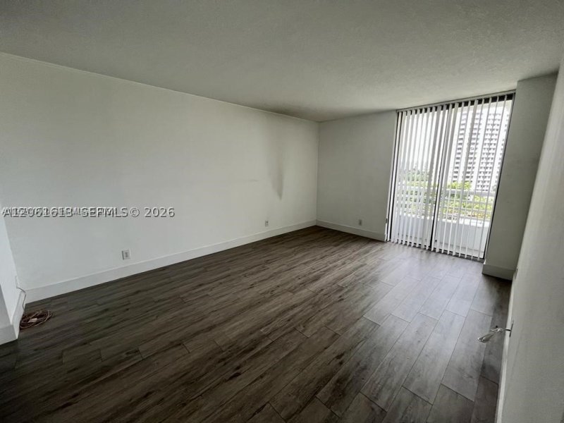 Comprar apartamento no Parc Central Aventura 906