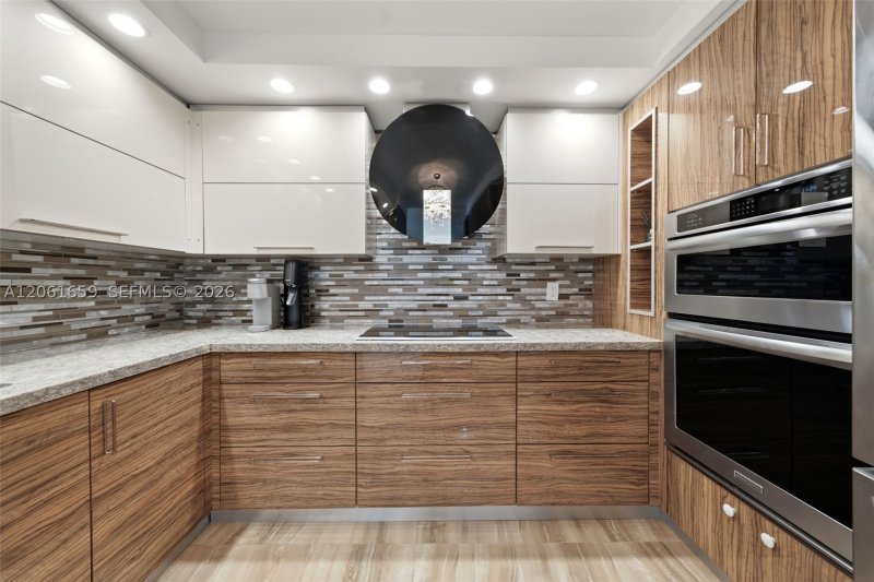 Comprar apartamento no Balmoral Condo 10V