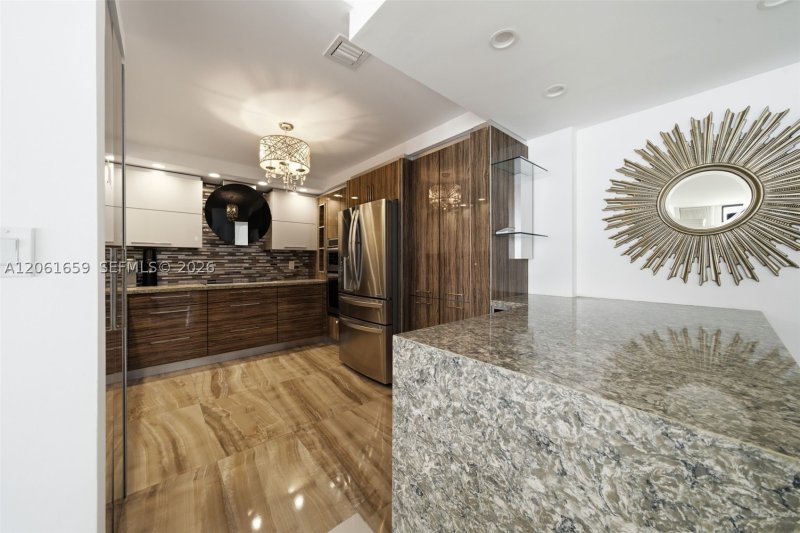 Comprar apartamento no Balmoral Condo 10V
