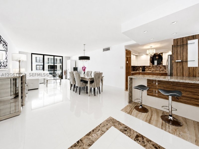 Comprar apartamento no Balmoral Condo 10V