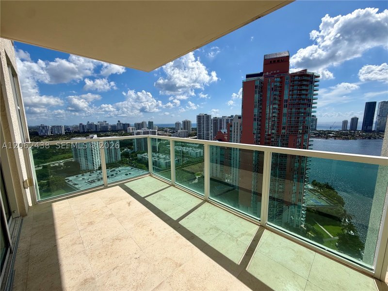 Comprar apartamento no Aventura Marina II 2711
