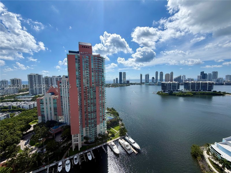 Comprar apartamento no Aventura Marina II 2711