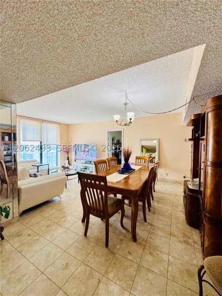 Comprar apartamento no Biscayne Cove PH03