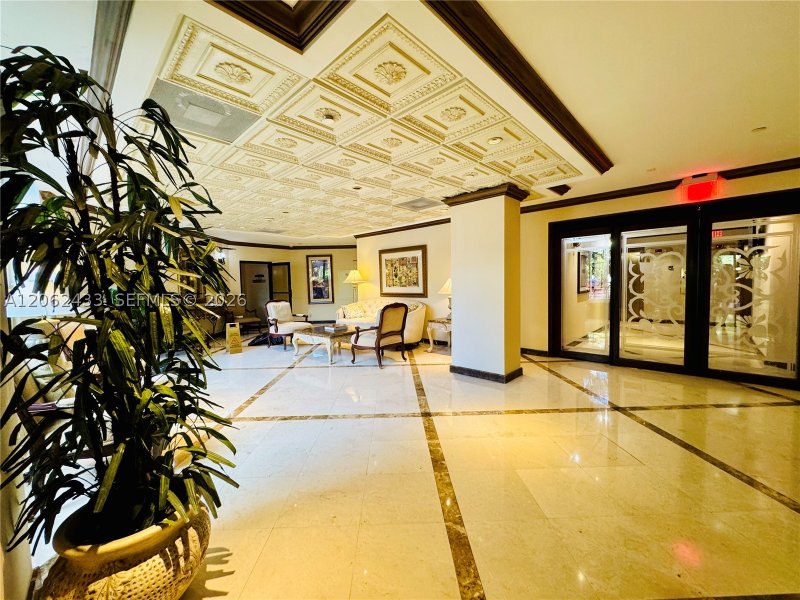 Comprar apartamento no Biscayne Cove PH03