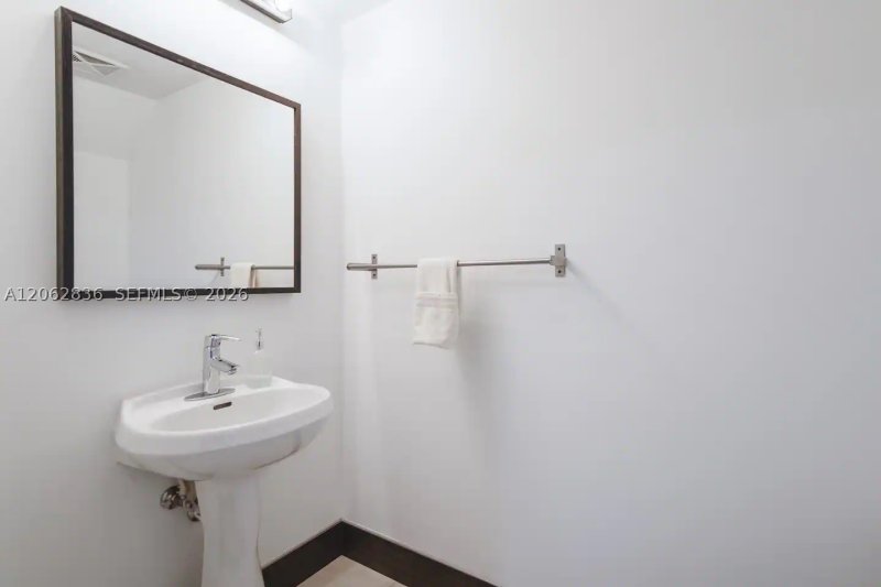 Condo for sale at Infinity on Brickell 3814