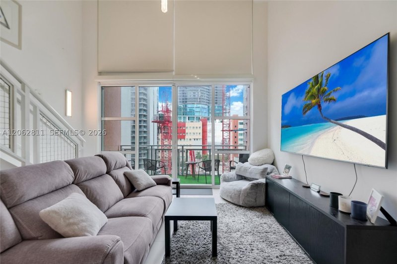 Vizcayne Everglades On The Bay Apt #644