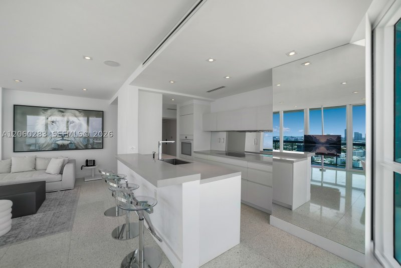 Comprar apartamento no Setai 3208