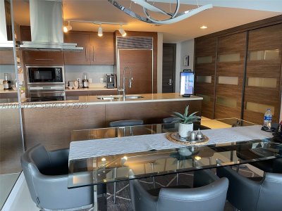 Icon Brickell Tower II Apt #703