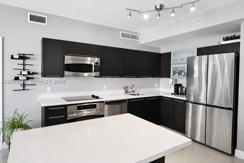 Condo for sale at The Ivy 3212