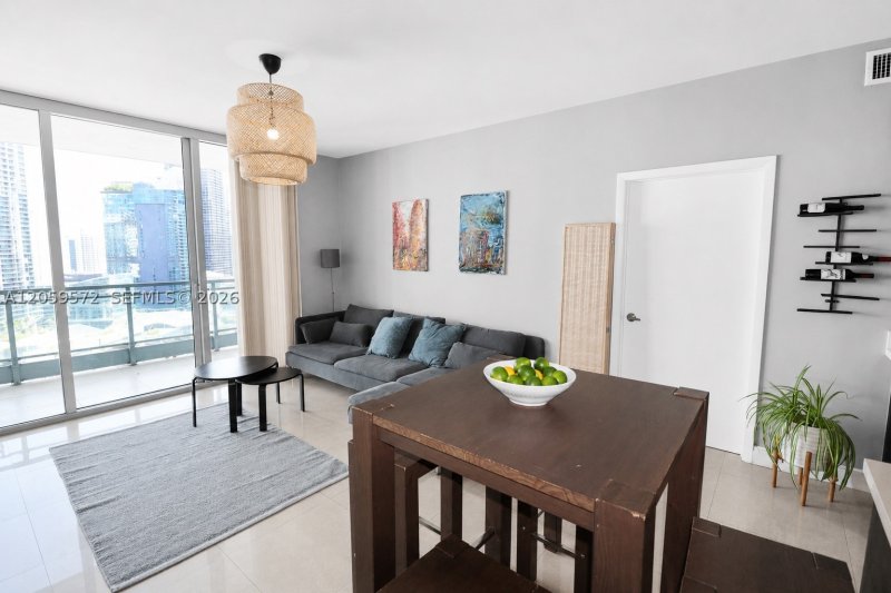 Condo for sale at The Ivy 3212
