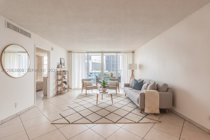 Aquasol Apt #7B