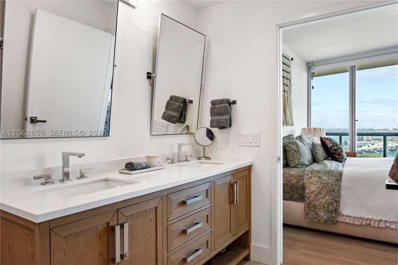 Condo for sale at Marina Blue 2009