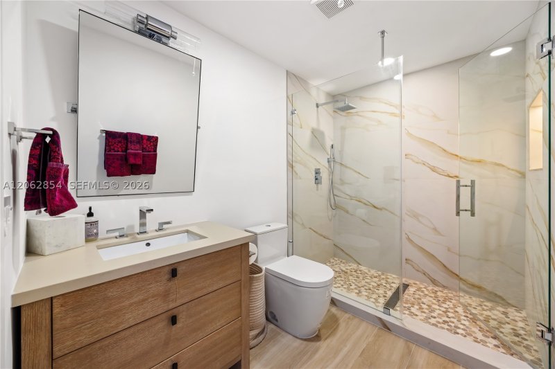 Condo for sale at Marina Blue 2009