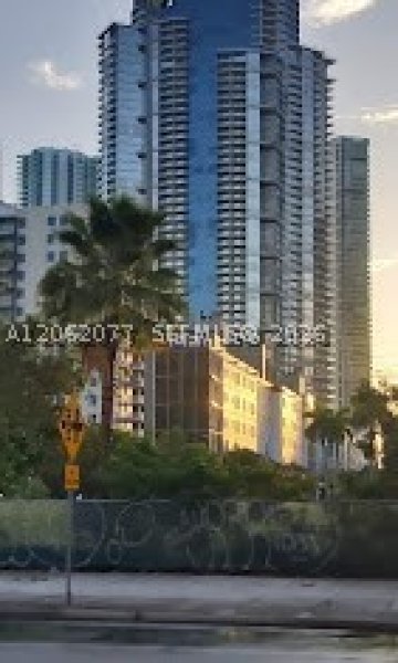 Madison Miami Apt #W-906