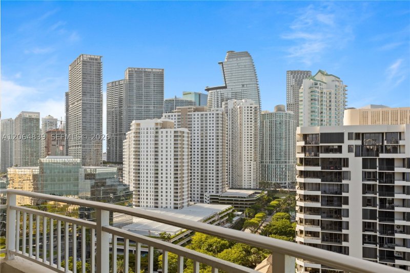 Apartment for rent at Isola Brickell Key 1911