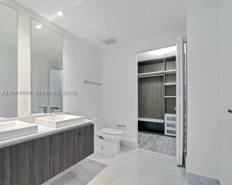 Condo for sale at SLS Lux Brickell 1807