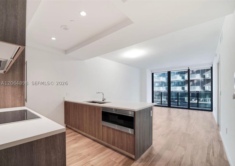 Condo for sale at SLS Lux Brickell 1807