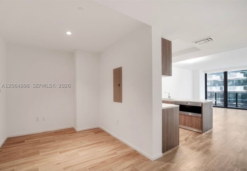 Condo for sale at SLS Lux Brickell 1807