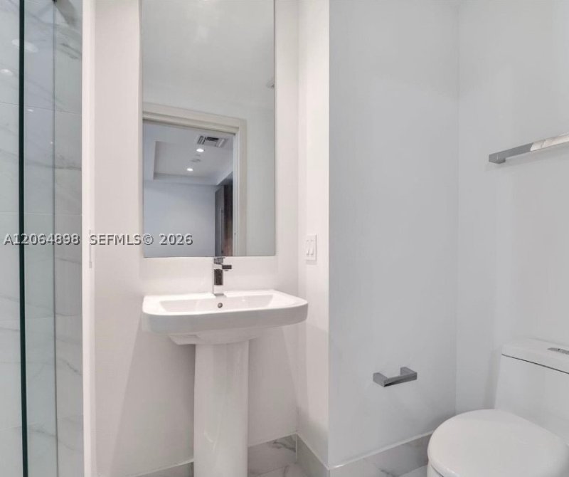 Condo for sale at SLS Lux Brickell 1807