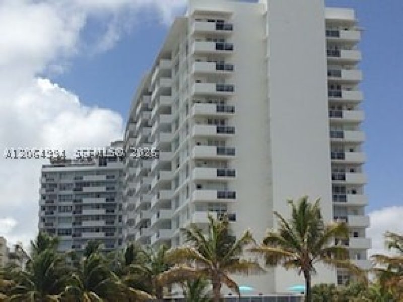Apartment for rent at Oceania 1 1541