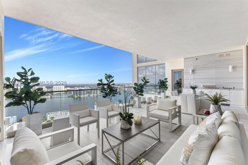 Alquiler de apartamento en The Estates at Acqualina 3806