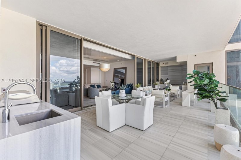 Alquiler de apartamento en The Estates at Acqualina 3806