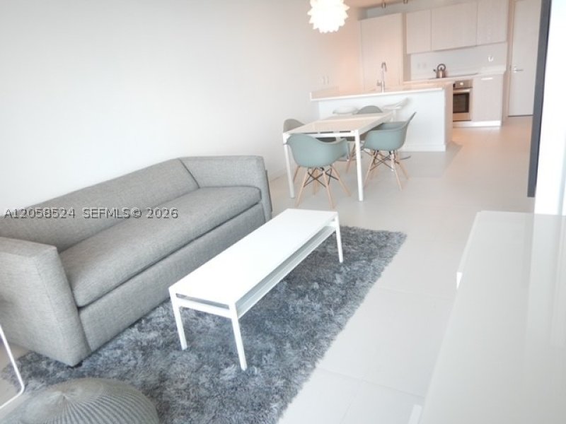 Aluguel de apartamento no Paraiso Bayviews 1902