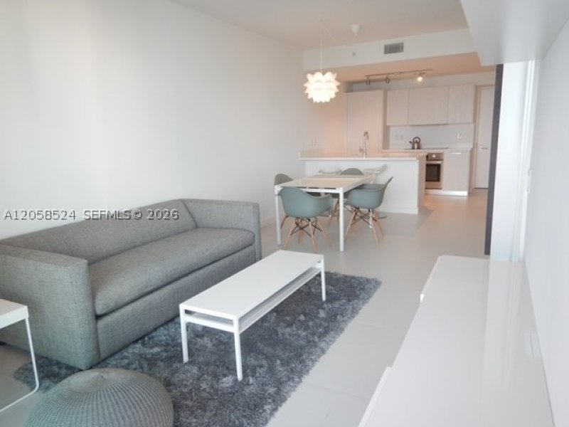 Aluguel de apartamento no Paraiso Bayviews 1902