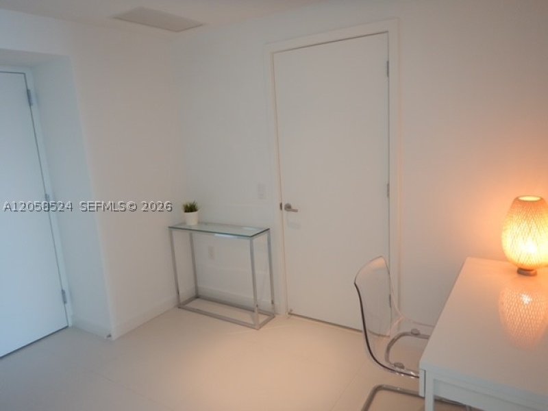 Aluguel de apartamento no Paraiso Bayviews 1902