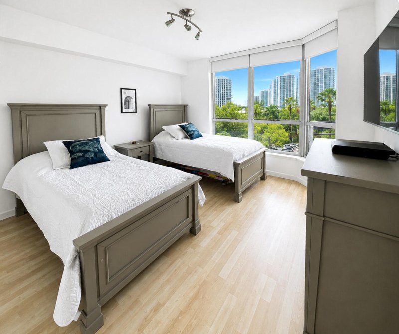Comprar apartamento en Mystic Pointe 300 608