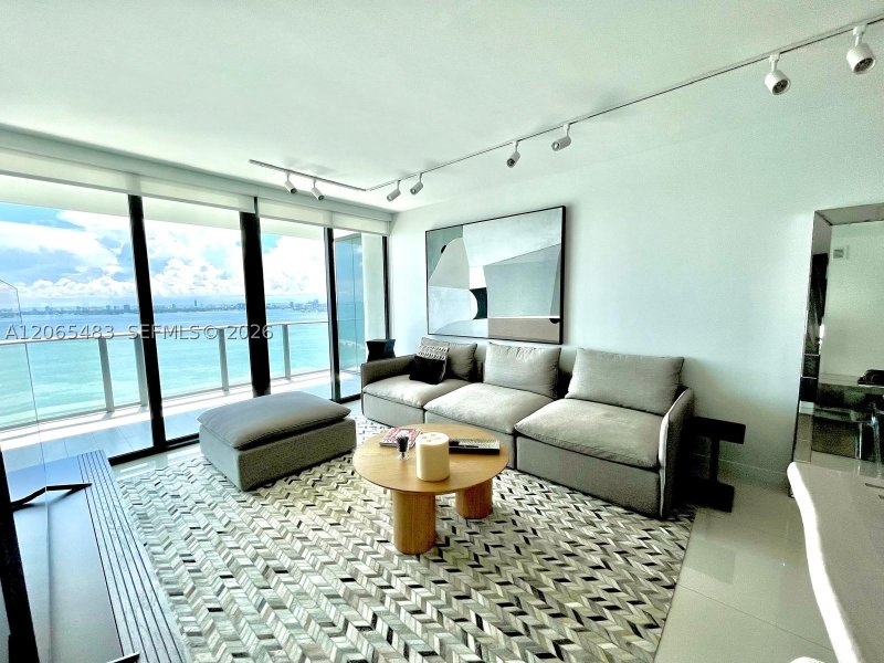 Alquiler de apartamento en One Paraiso 3003