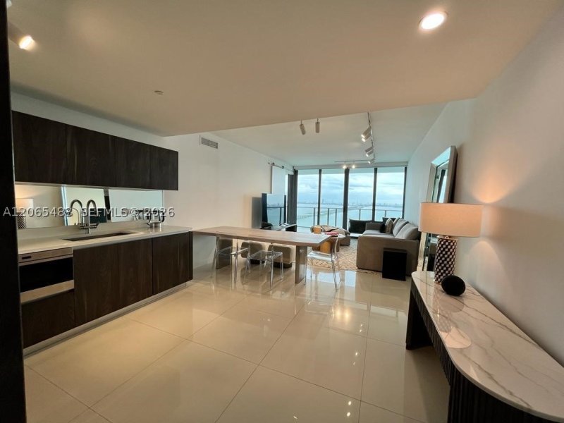 Alquiler de apartamento en One Paraiso 3003