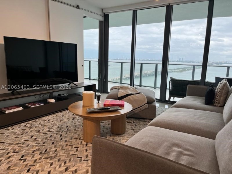 Alquiler de apartamento en One Paraiso 3003