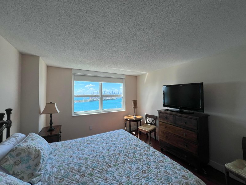 Condo for sale at Yacht Club at Portofino 2110