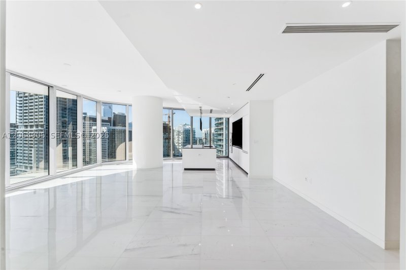 Comprar apartamento no Aston Martin Residences 3507