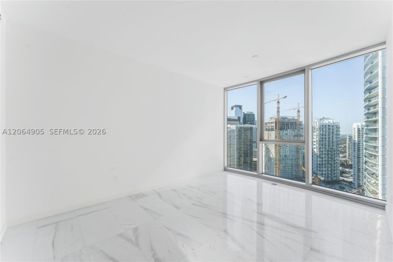 Comprar apartamento no Aston Martin Residences 3507