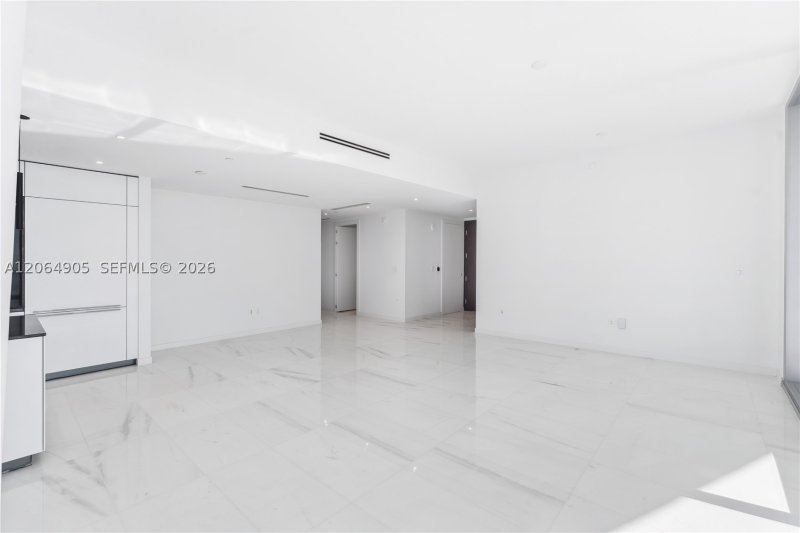 Comprar apartamento no Aston Martin Residences 3507