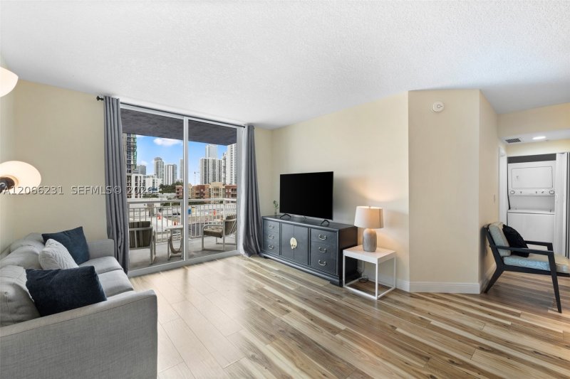 Apartment for rent at 1800 Biscayne Plaza 710