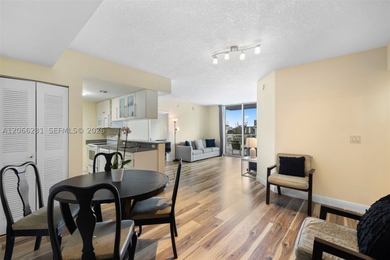 Aluguel de apartamento no 1800 Biscayne Plaza 710