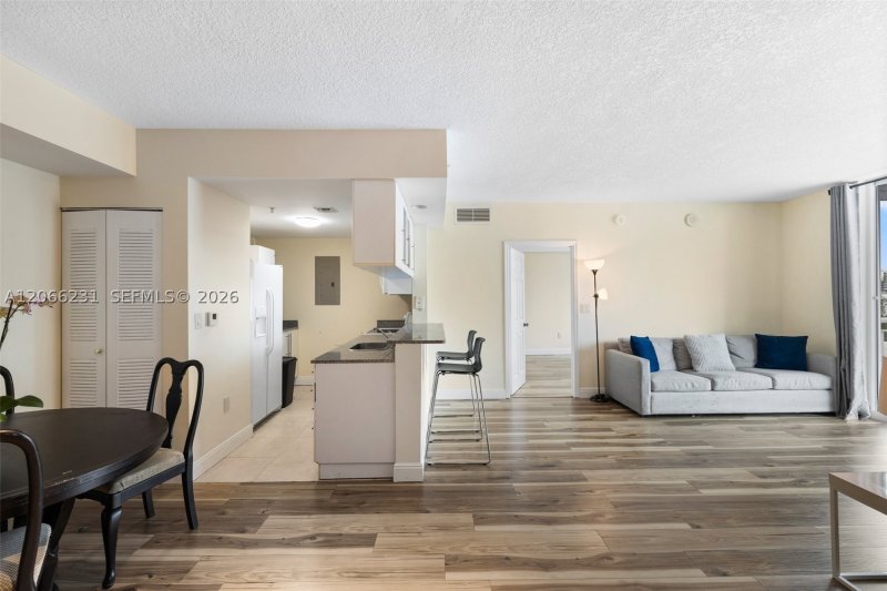 Apartment for rent at 1800 Biscayne Plaza 710