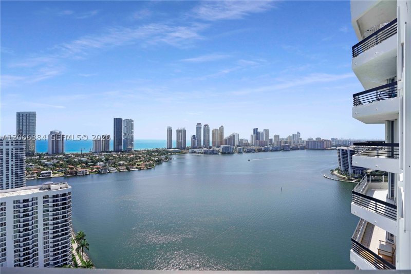 Mystic Pointe 500 Apt #3214