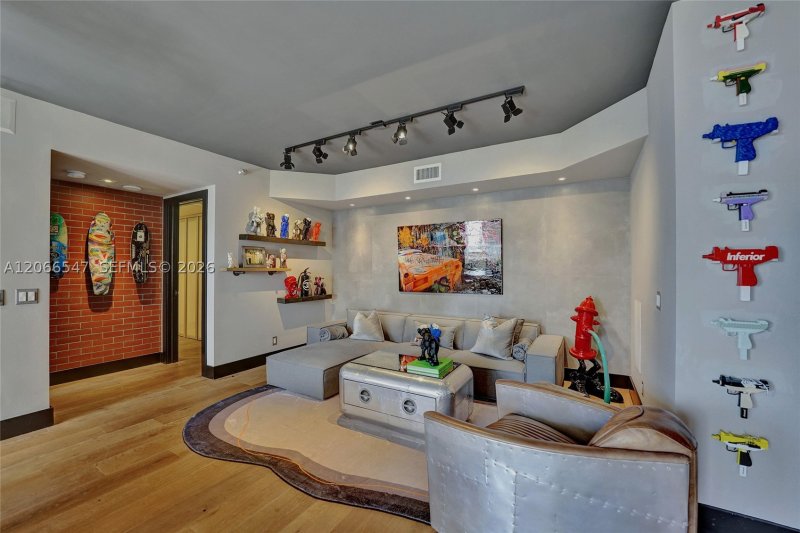 Property photo # 4
